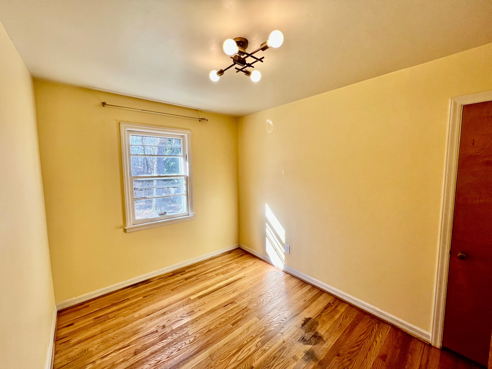 Building Photo - 140 Cree Dr