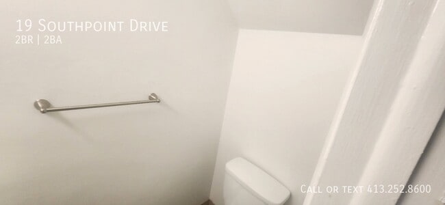 Building Photo - 19 Southpoint Dr