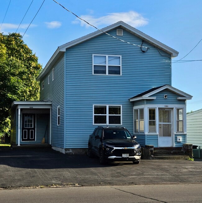Building Photo - 138 W Utica St