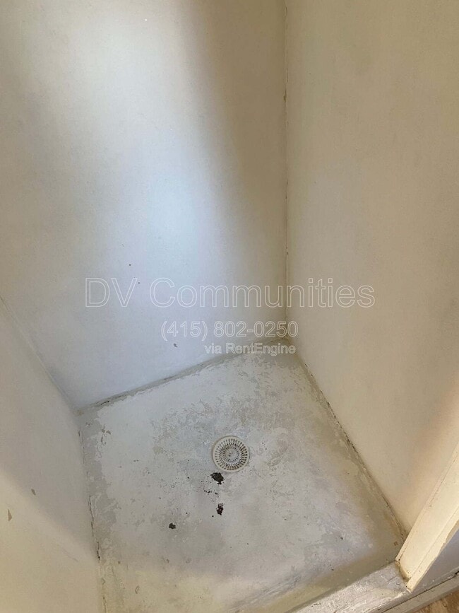 Building Photo - 47609 OR-58
