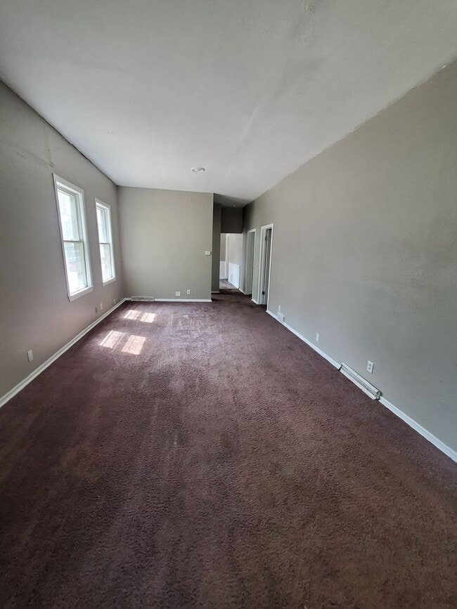 Building Photo - 1343-1345 N 32nd St. (Duplex)