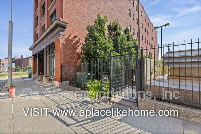 Building Photo - 609 Central St