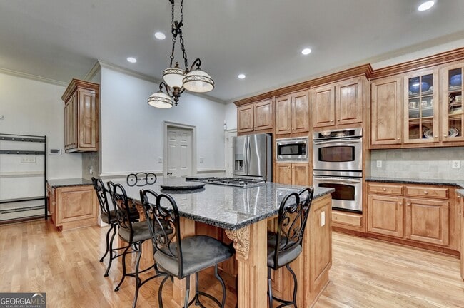 Building Photo - 8910 Pinehurst Cove