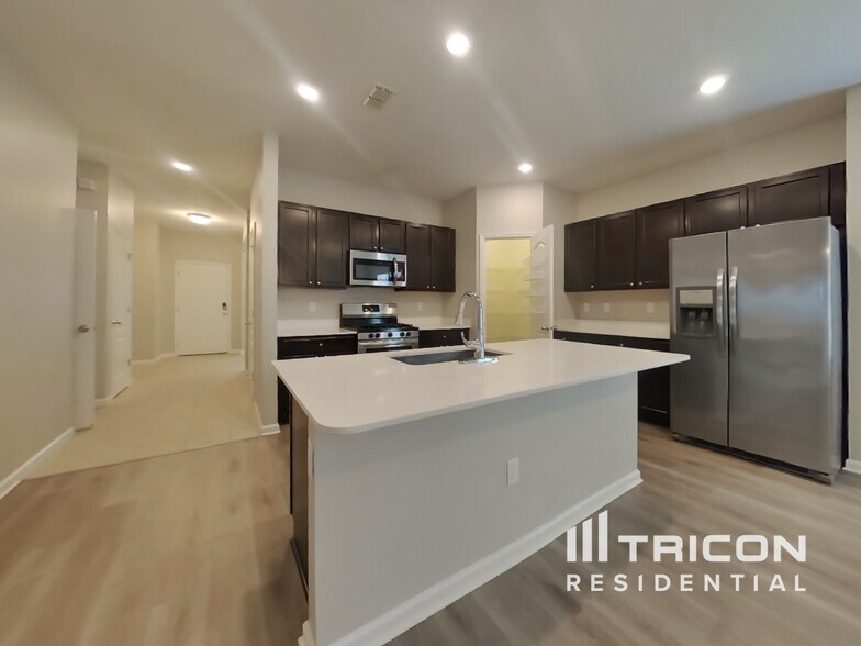 Building Photo - 164 Bloomfield Wy