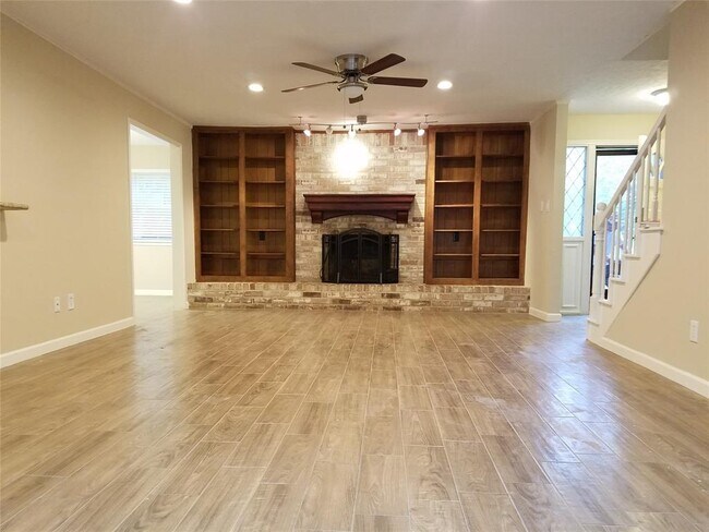 Building Photo - 17811 Smooth Rock Falls Dr