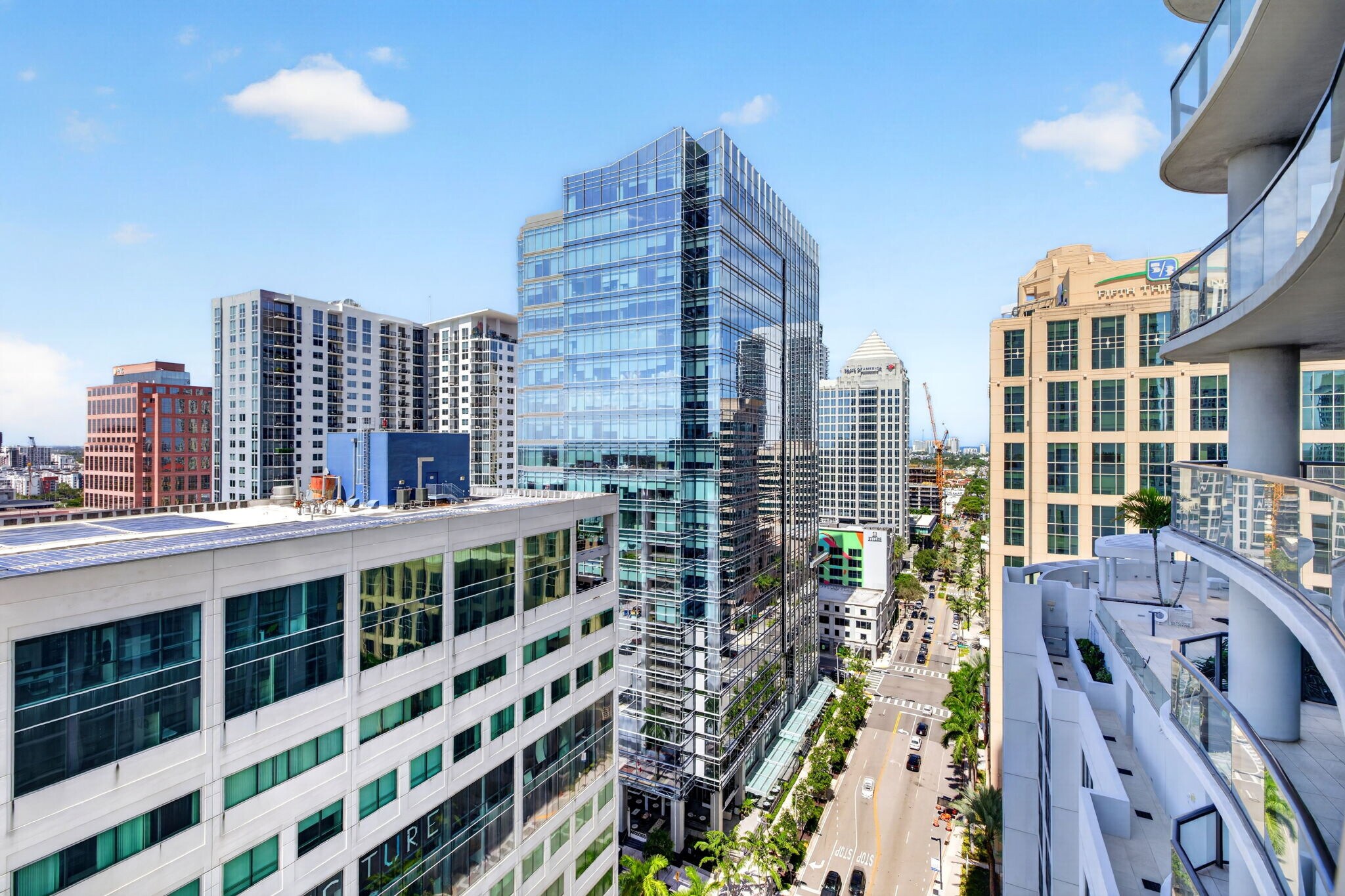 Building Photo - 100 E Las Olas Blvd