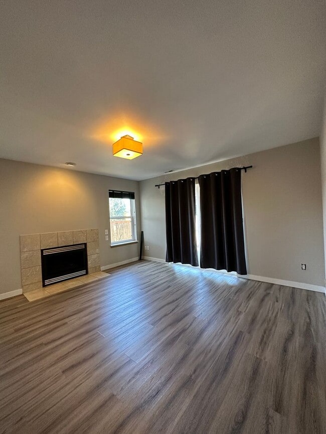Building Photo - 5108 Rainier Dr E