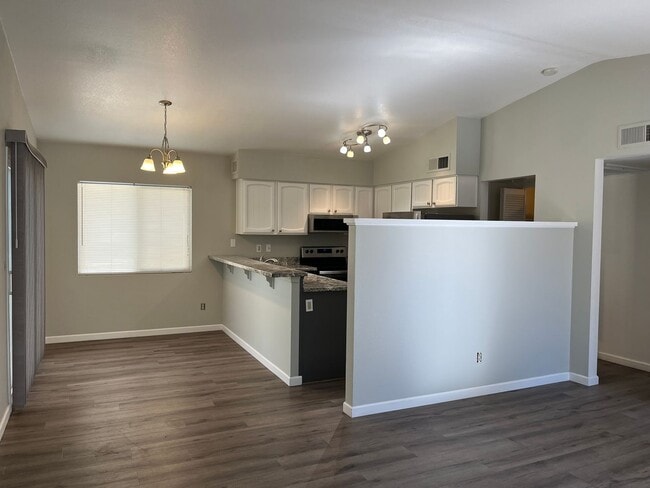 Building Photo - Perfect unit in Tempe!