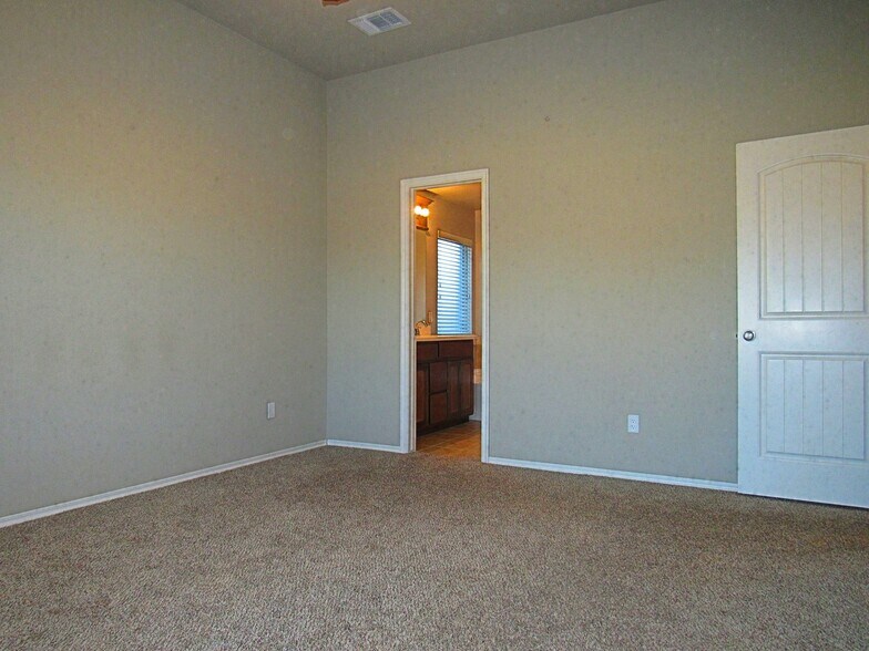 Building Photo - 2533 NW 186th St
