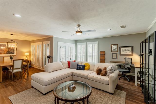 Building Photo - 3000 Townbluff Dr