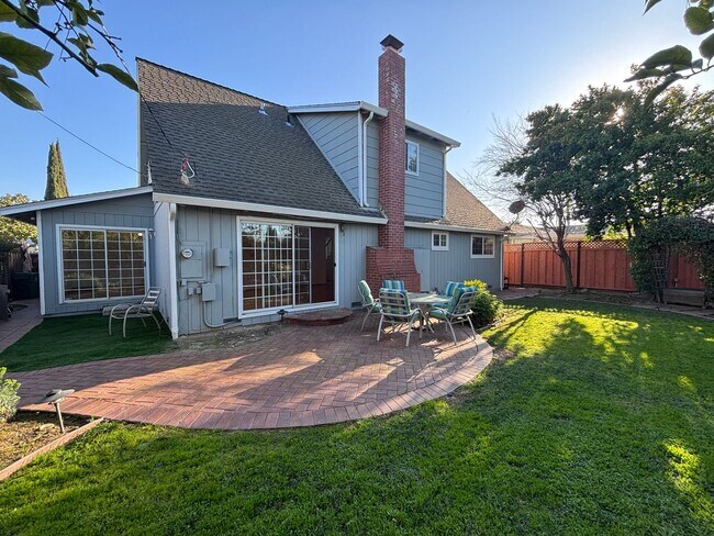 Building Photo - CAMBRIAN - Beautifully maintained home with hardwood floors and central A/C.