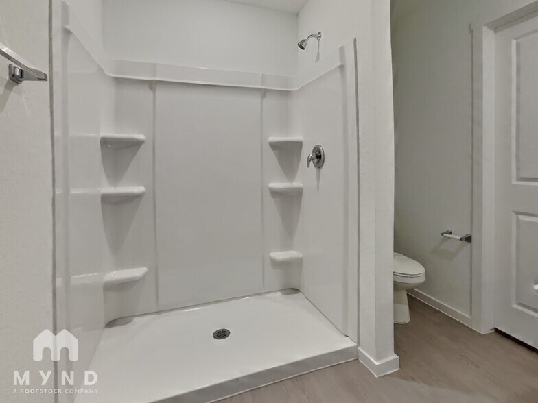 Building Photo - 510 River Run Wy