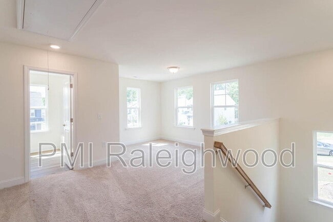 Building Photo - 2001 Seford Dr