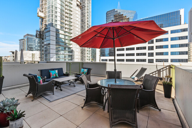 Building Photo - 1240 India St