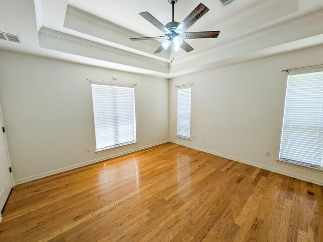 Building Photo - 7647 Rosewood Dr