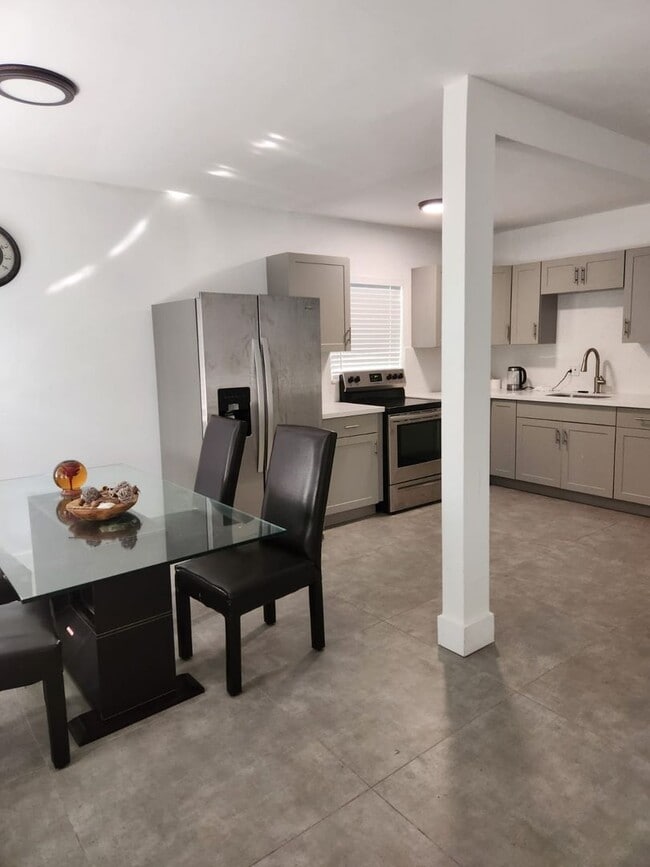 Building Photo - 467 Golden Isles Dr