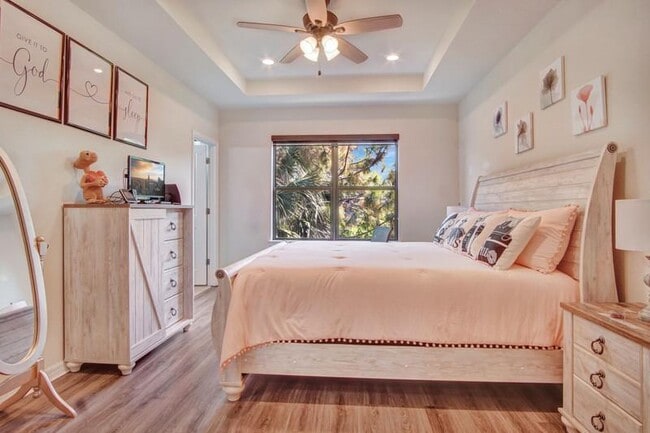 Building Photo - 2374 Post St