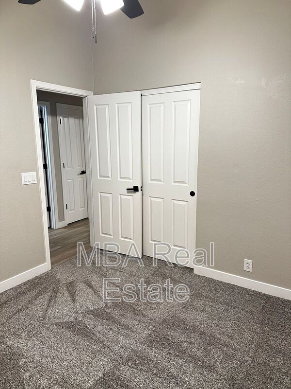 Building Photo - 1722 S Gilmore Cir