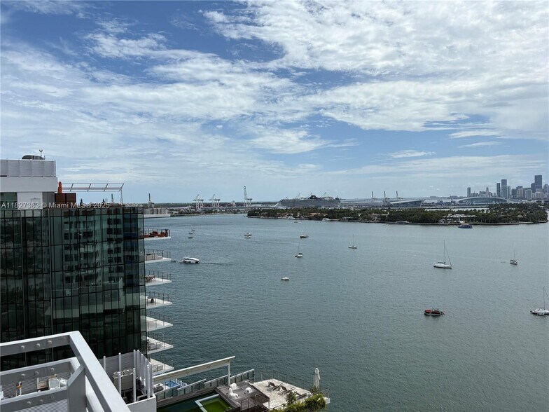 Building Photo - 1330 West Ave