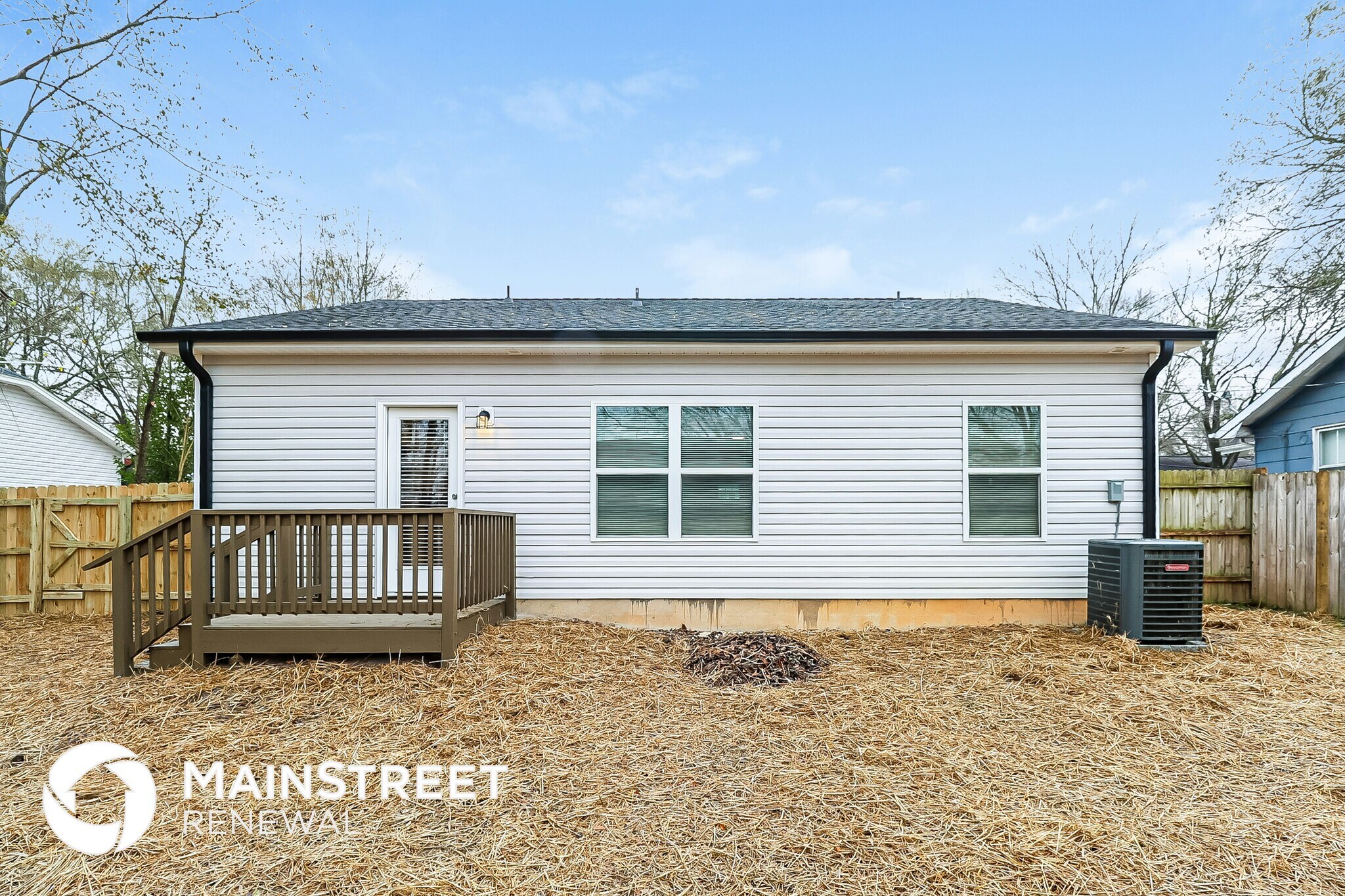 Building Photo - 106 S Elm St