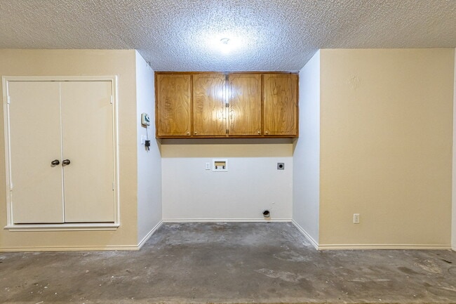 Building Photo - Wonderful 3-Bed, 2-Bath with Bonus Room in a Cul-de-Sac!