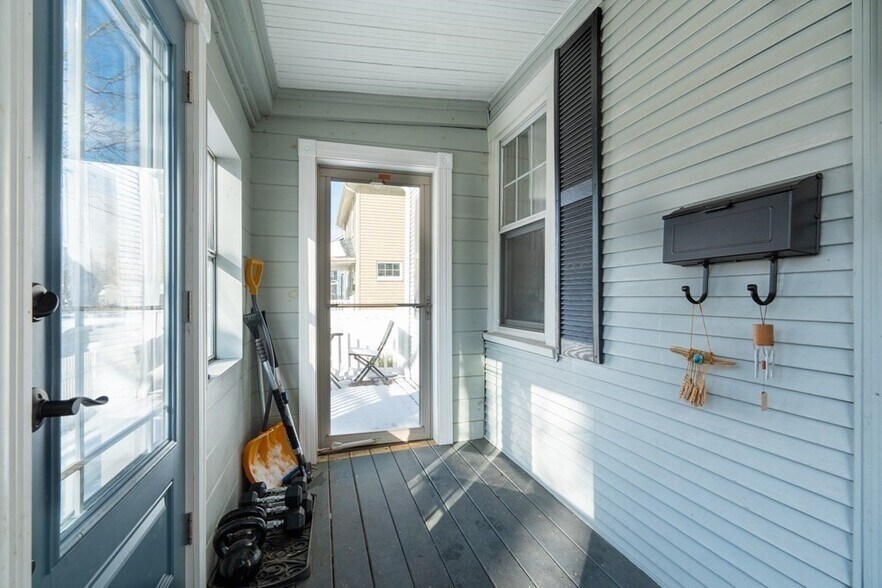 Building Photo - 180 Jerome St