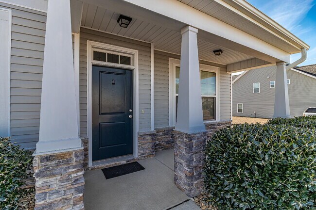 Building Photo - STUNNING & SPACIOUS! GANDER LAKE 4 BR | 3 BA IN PIKEVILLE SCHOOL DISTRICT *LAWN CARE INCLUDED!*