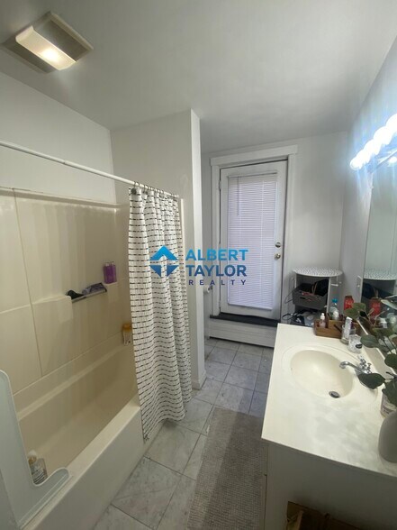 Building Photo - 14 Wigglesworth St