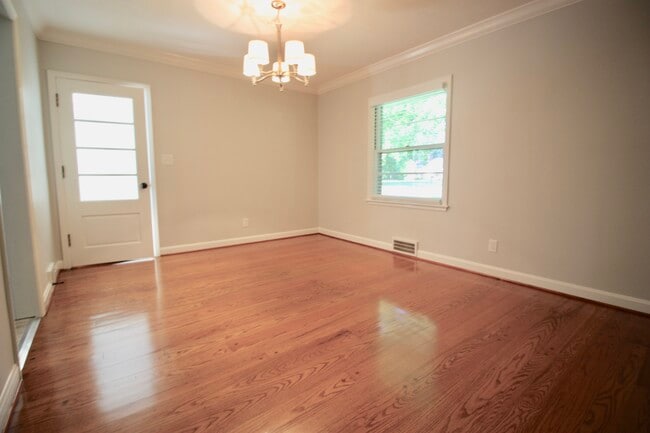 Building Photo - 203 Dorsey Way