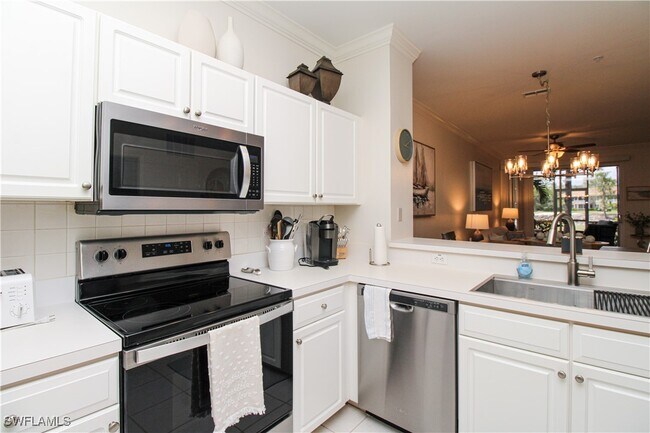 Building Photo - 8217 Parkstone Pl