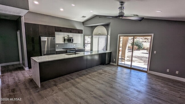 Building Photo - 39625 S Old Arena Dr