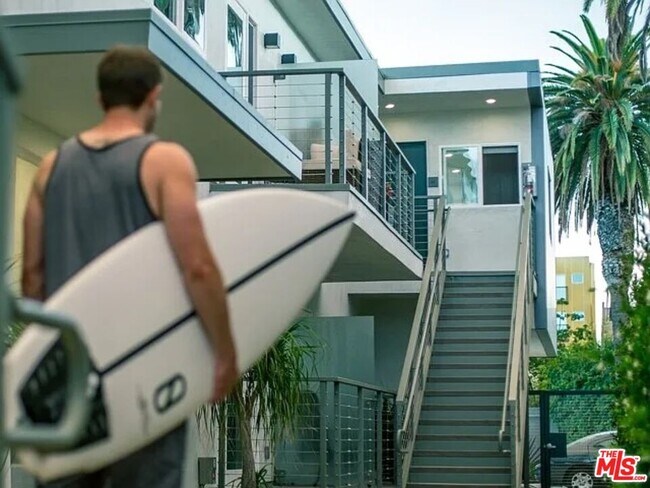 Building Photo - 1445 9th St