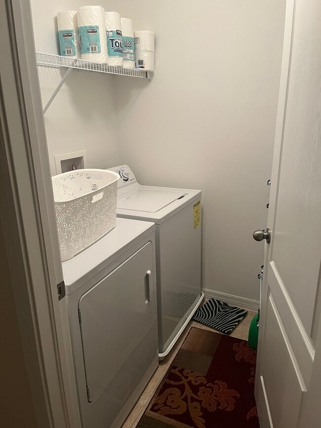 Primary Photo - 1323 Priory Cir