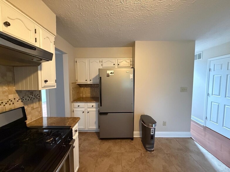 Building Photo - 7574 Allenwood Ct