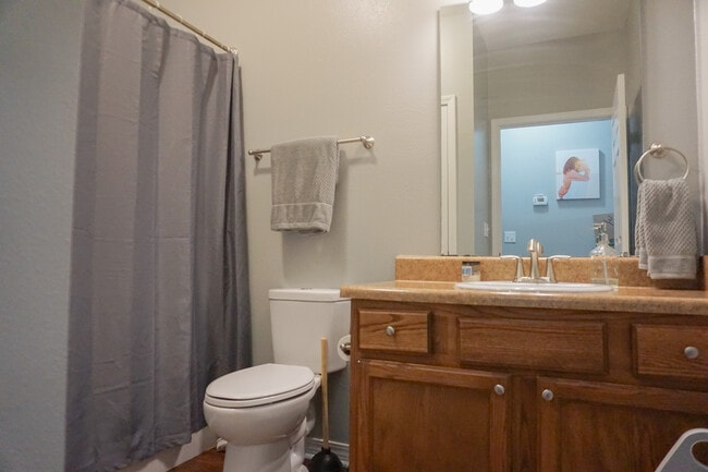 Building Photo - 212 Ladue Ave