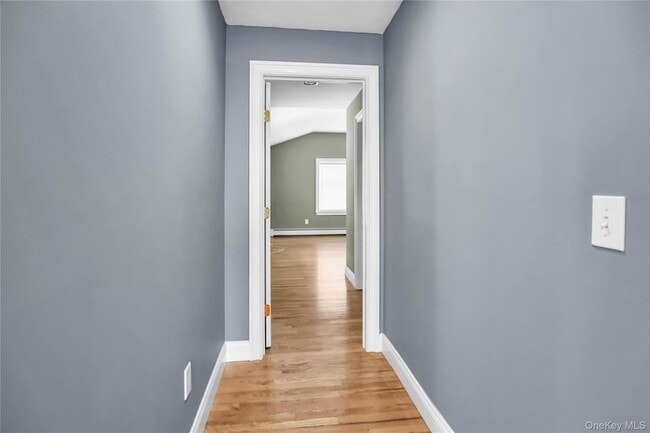 Building Photo - 11 Onyx Dr