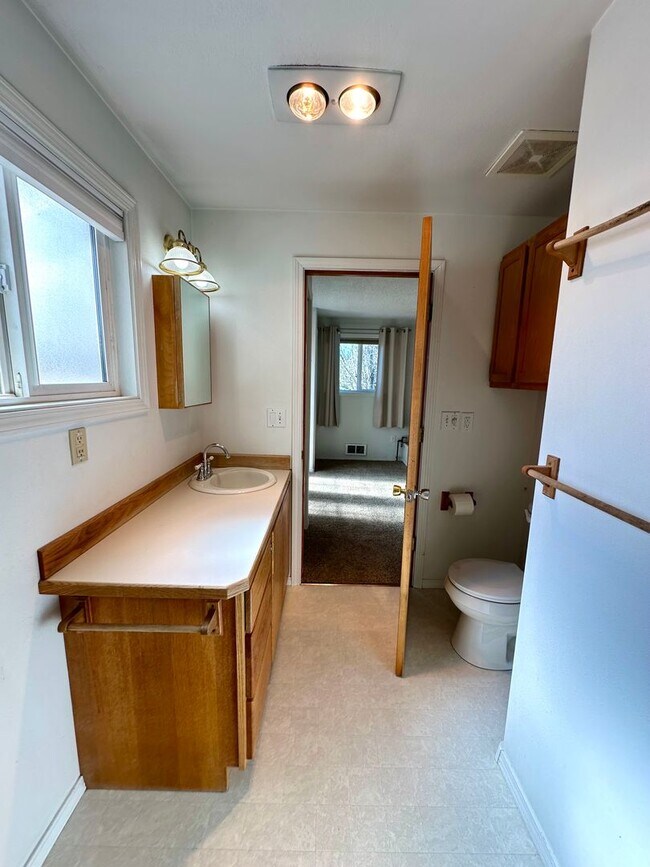 Building Photo - 333 SW 35th St