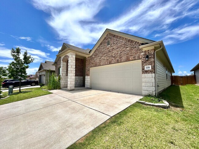Building Photo - Bright and Spacious 4/BR 3/BA Home with Pr...
