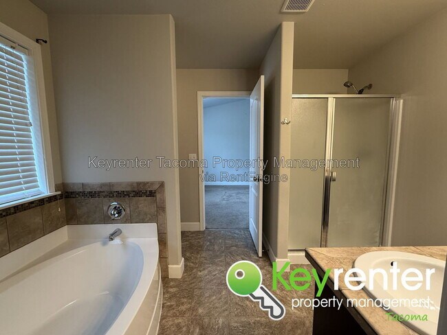 Building Photo - 5901 Alaska Ct