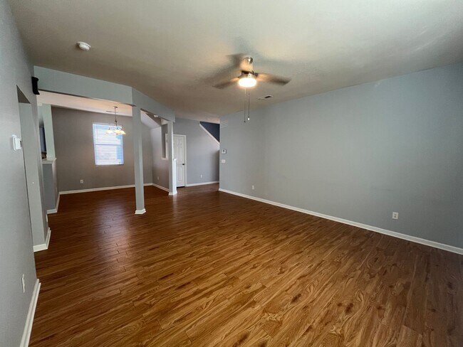 Building Photo - 275 Cameron St