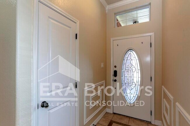 Building Photo - 2013 Drawbridge Dr