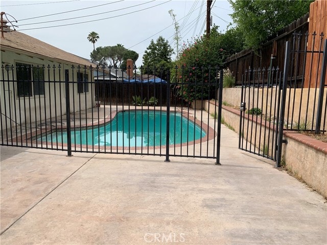 Building Photo - 2282 E 17th St