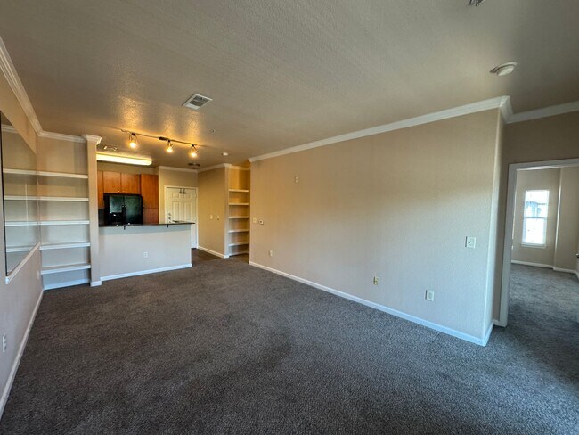 Building Photo - ***Gated community*** Spacious 2-bedroom, 2-bathroom condo in Antelope