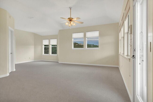 Building Photo - 5913 Mountain Villa Dr