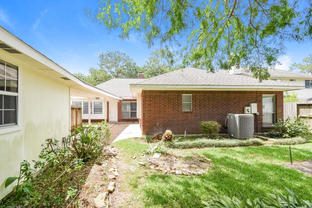 Building Photo - 2819 Calendar Lake Dr