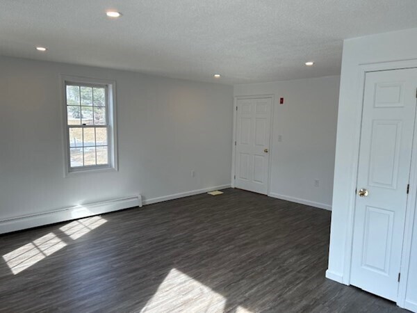 Building Photo - 23 Lantern Ln
