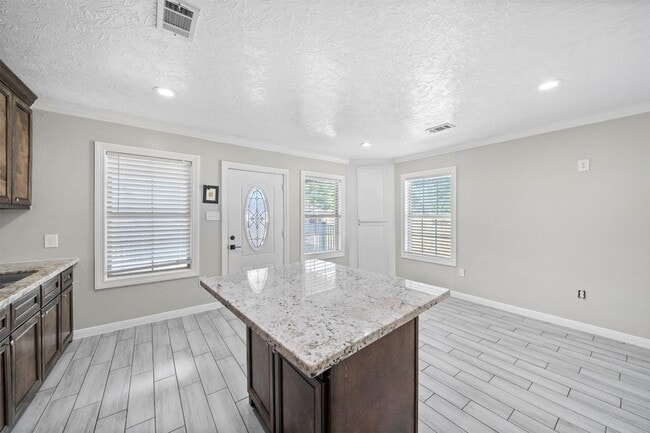 Building Photo - 7941 Goode St