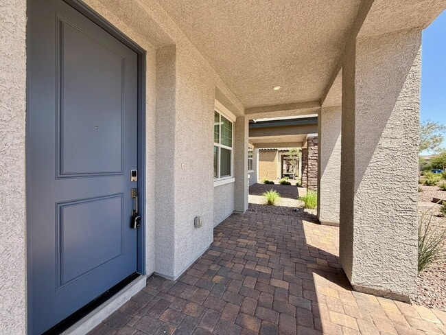 Building Photo - FULLY FURNISHED 3 BED 2.5 BATH 2 CAR GARAGE MODEL HOME FOR RENT IN CADENCE