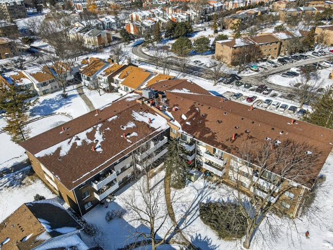 Building Photo - 3000 Bayside Dr