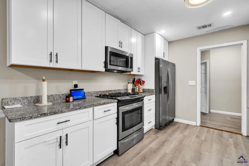 Building Photo - 211 Crakston Ct